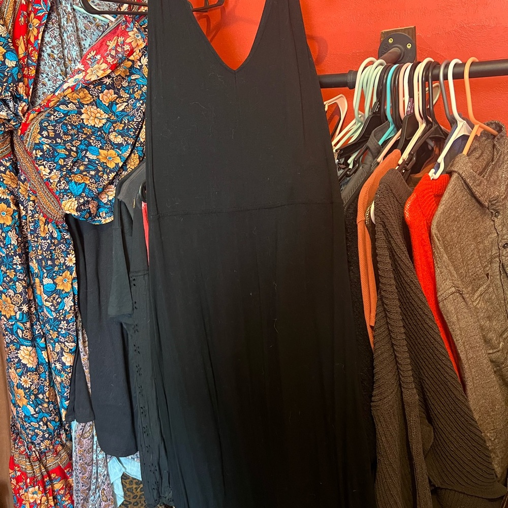 Elegant Black Sleeveless Dress